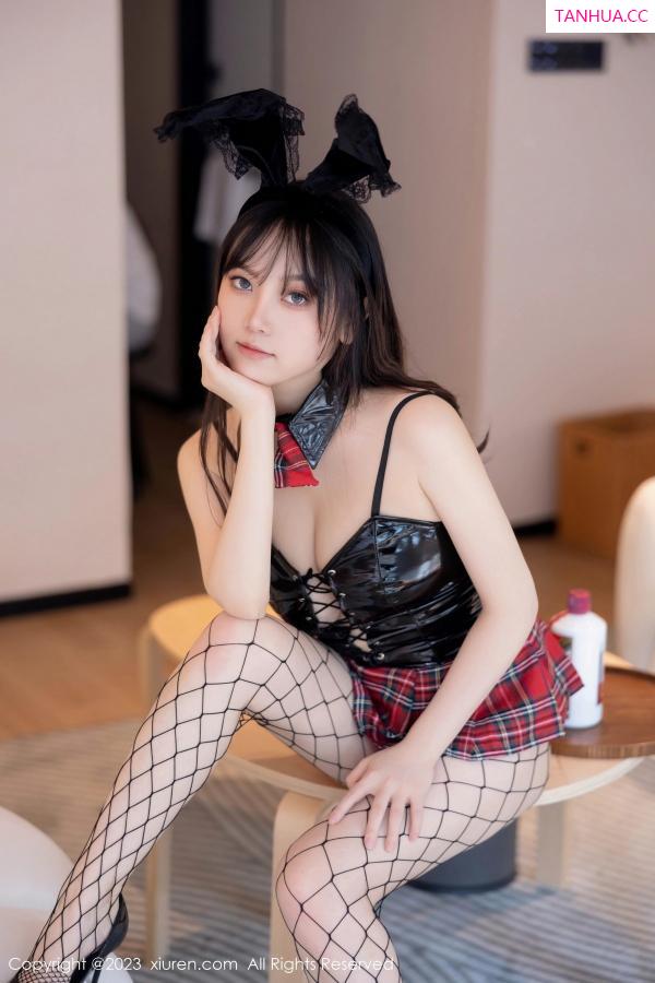 豆瓣酱  [XiuRen]高清写真图 2023.10.27 No.7575 豆瓣酱 丰腴美臀第11张图片